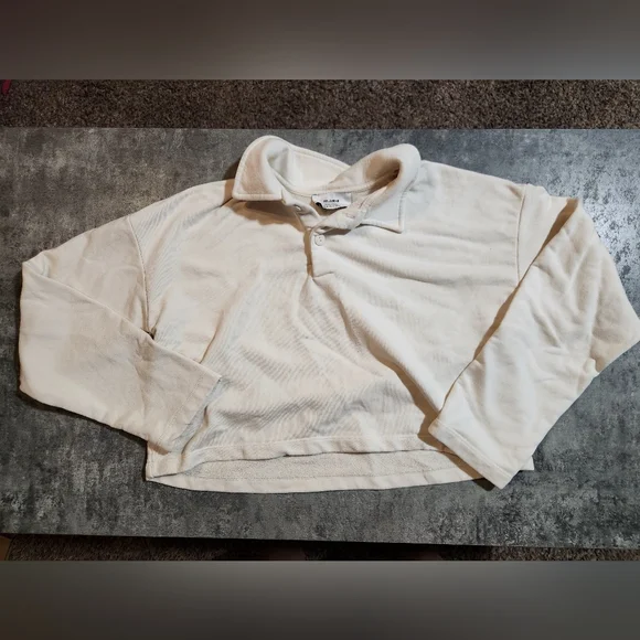 Pull and Bear cropped long sleeve - Picture 1 of 3